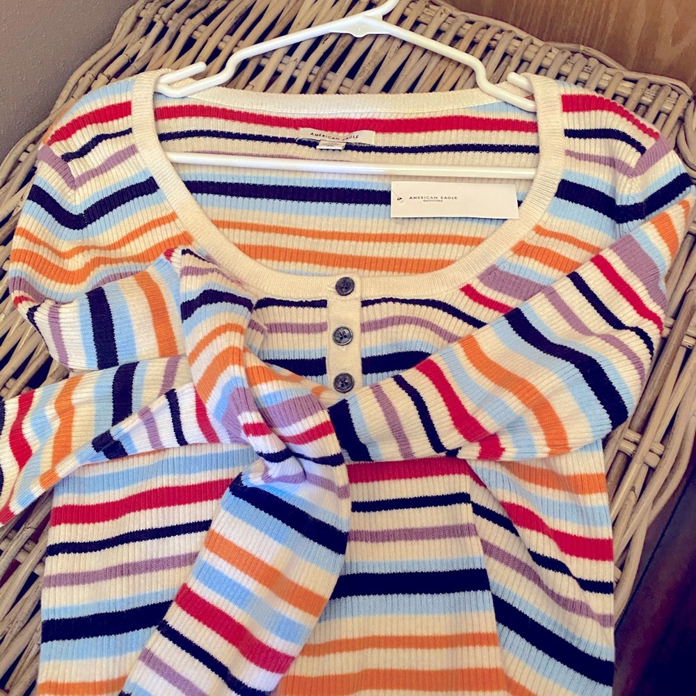 FREE WITH $40 purchase Or buy individually!NWT American Eagle crop top nvr worn